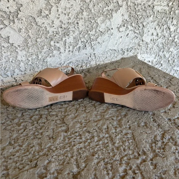 Tory Burch Nude Logo Wedge Sandal Heels Size 7.5M - Picture 8 of 9